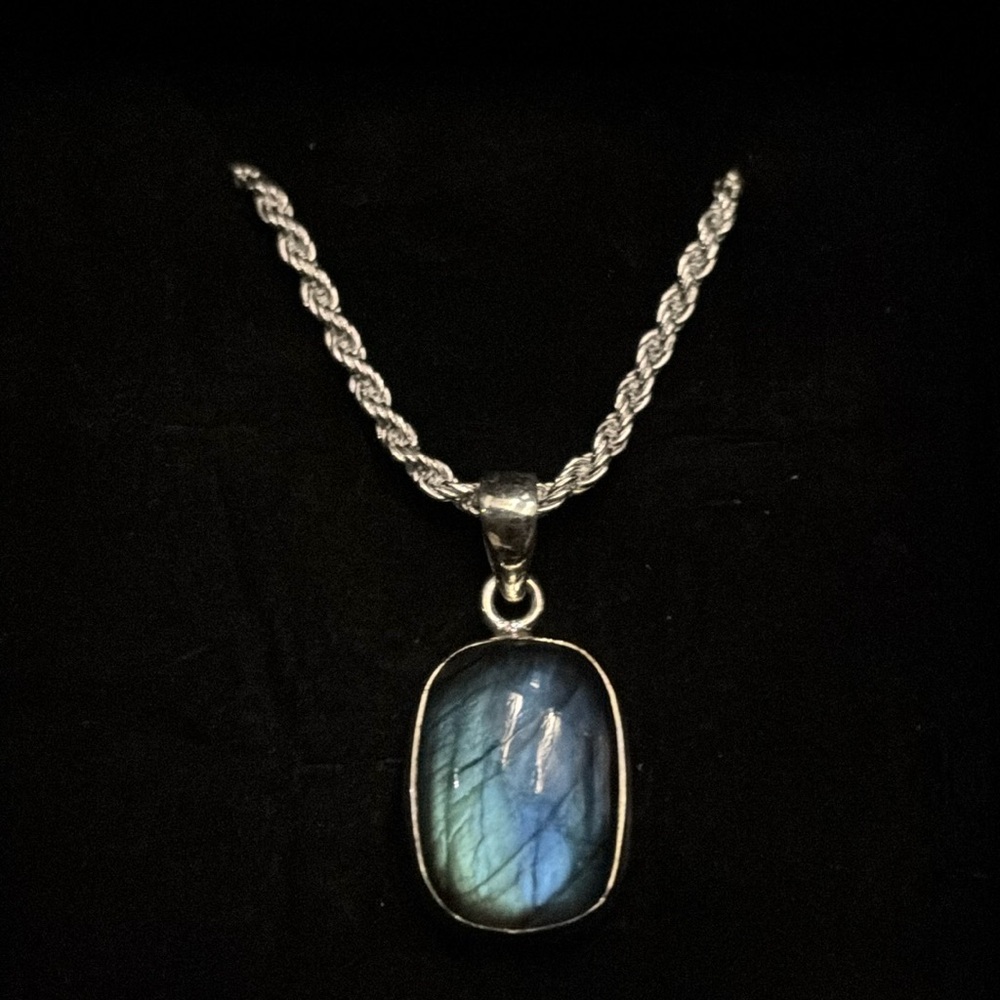 Labradorite Pendant & Rope chain